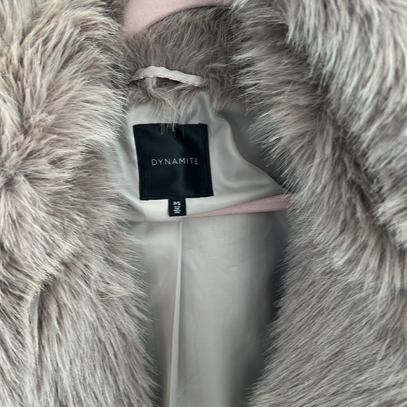 Dynamite Clothing Faux Fur Coat. Size US S Colour: taupe/ brown - Picture 2 of 4